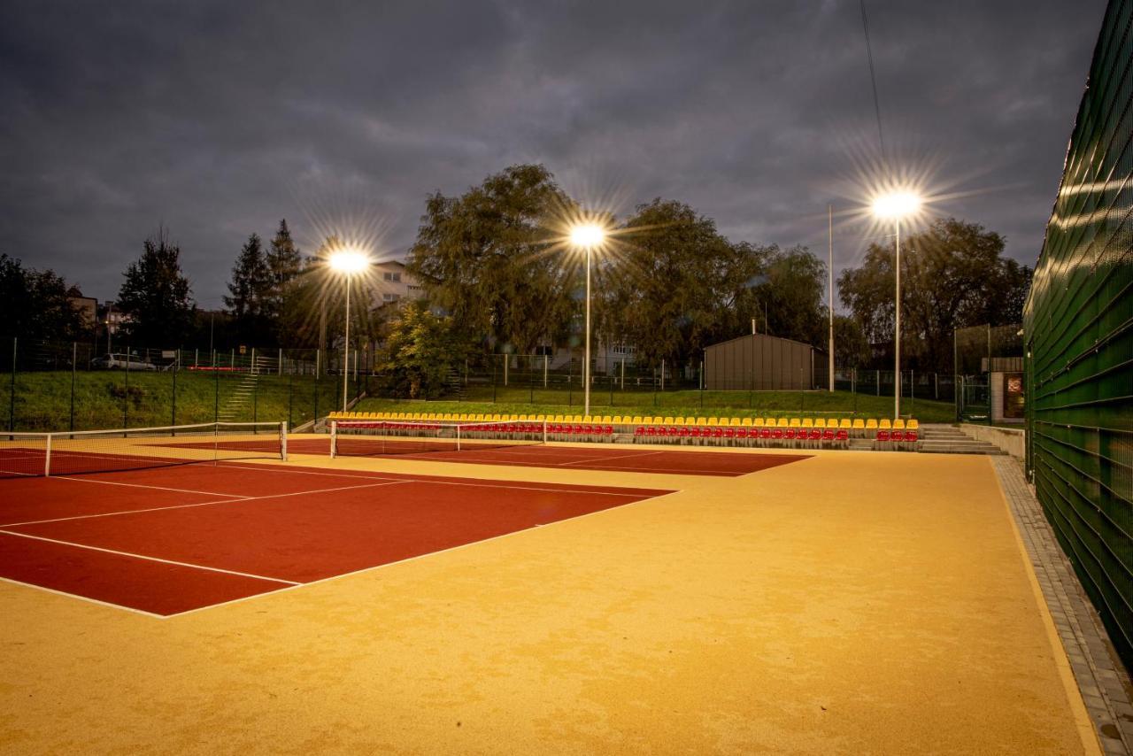 Pawilon Sportowo Turystyczny Kalwarianka Hostel Kalwaria Zebrzydowska Buitenkant foto