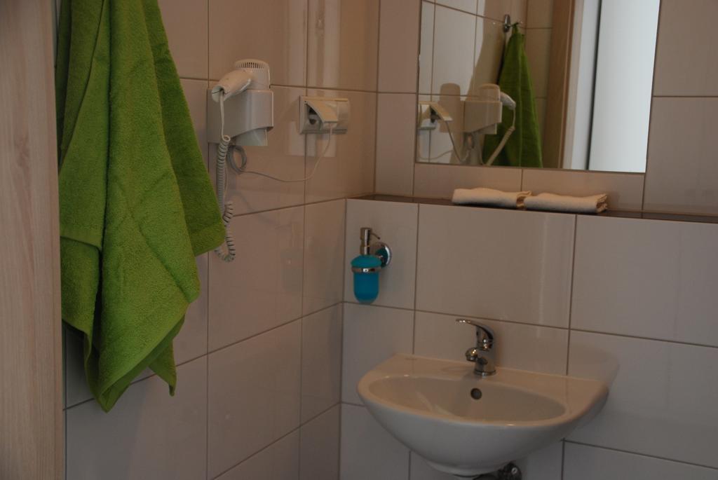 Pawilon Sportowo Turystyczny Kalwarianka Hostel Kalwaria Zebrzydowska Buitenkant foto